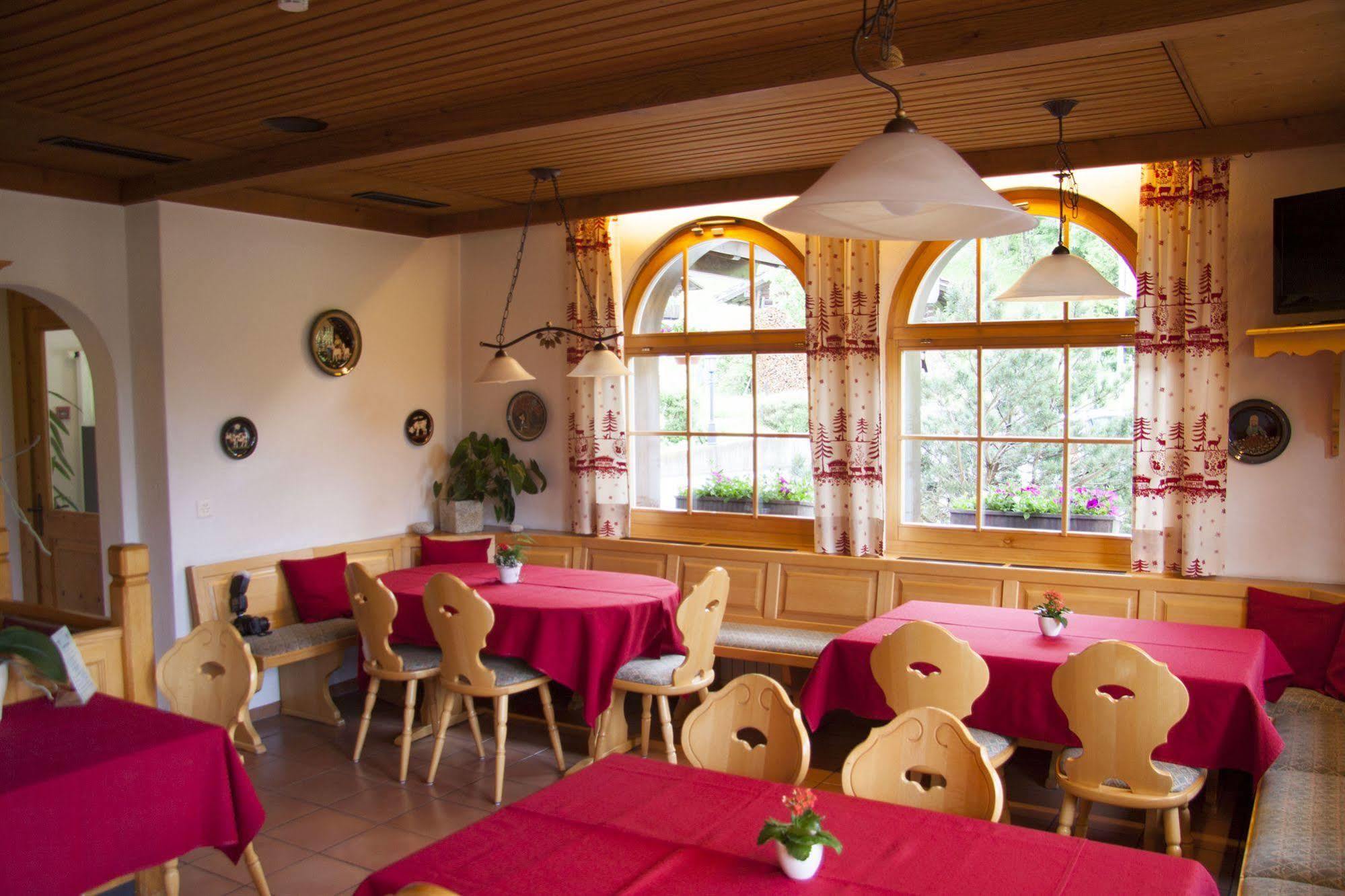 Hotel Simmenhof Lenk Buitenkant foto